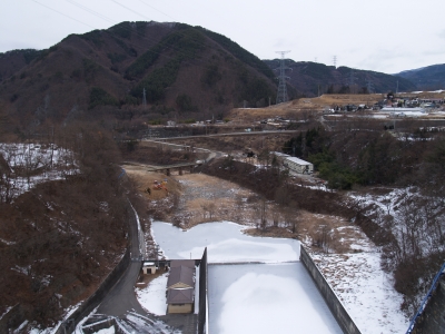 雪の美和ダム