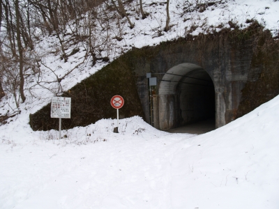 雪の美和ダム