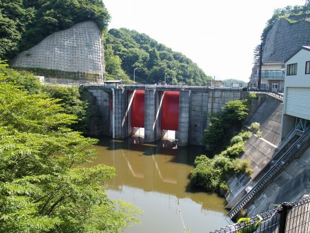 湯川ダム