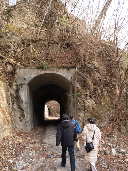 トンネル